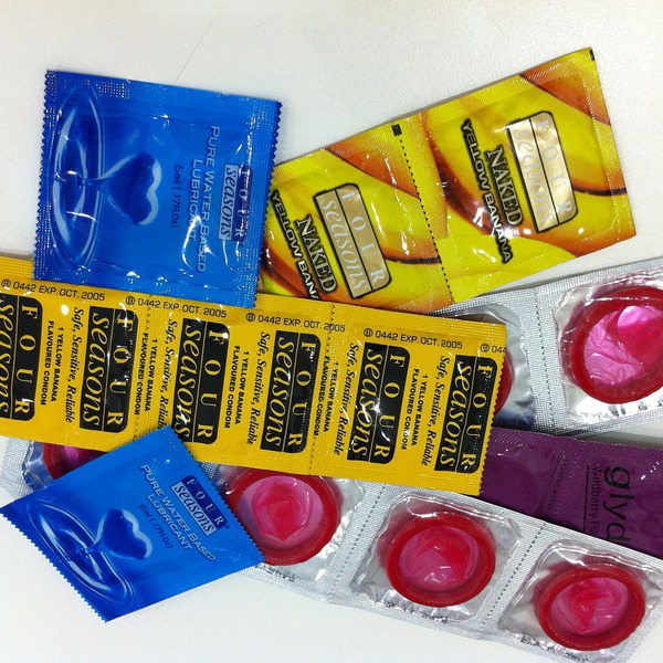 Small condom 538602 1280